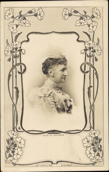 Passepartout Postcard Queen of Denmark, Portrait, White Flowers