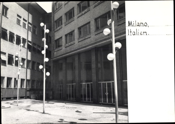 foto Milano Milan Lombardia, binnenplaats, lantaarns