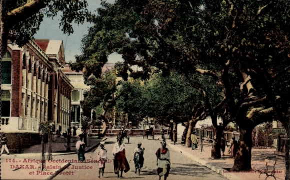 Ak Dakar Senegal,  Boulevard, Menschen, Bäume, 1913