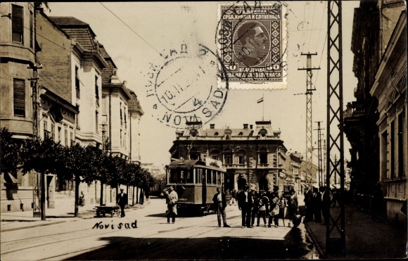 Photo Postcard Novi Sad Újvidék Neusatz Serbia, street scene, tram