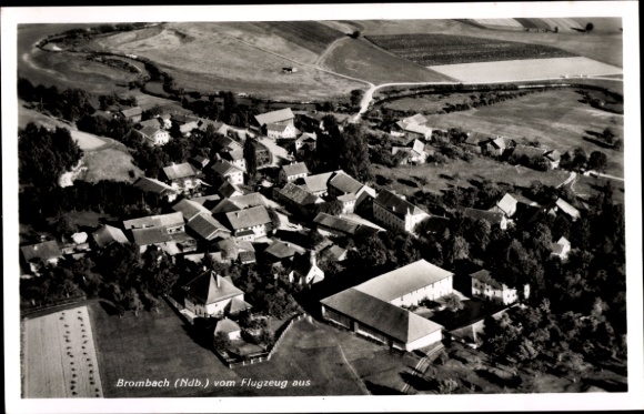 Postcard Brombach Bad Birnbach Lower Bavaria, aerial view of Brombach, houses, fields, trees, Schwarz-