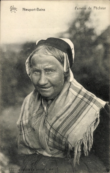 CPA Nieuport Bains Nieuport Flandre occidentale, Femme de Pêcheur
