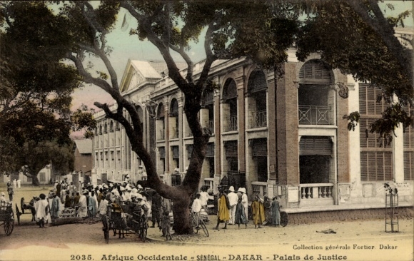 Ak Dakar Senegal, Palais de Justice,  Afrika, Menschen, Bäume, 