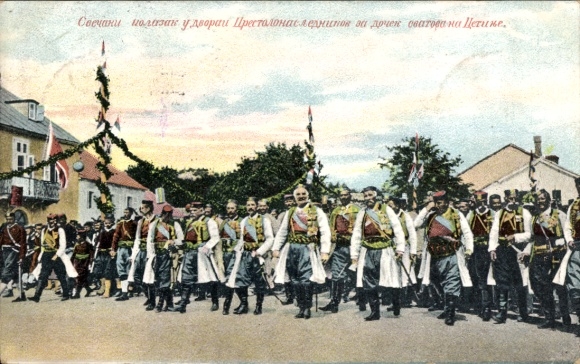 Postcard Montenegro, men in folk costumes
