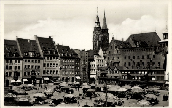 Postcard Nuremberg in Middle Franconia, Adolf Hitlerplatz, market, church towers