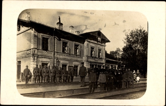 Photo Postcard Luscha Lyuscha Belarus, German soldiers in uniforms, railway station, track side