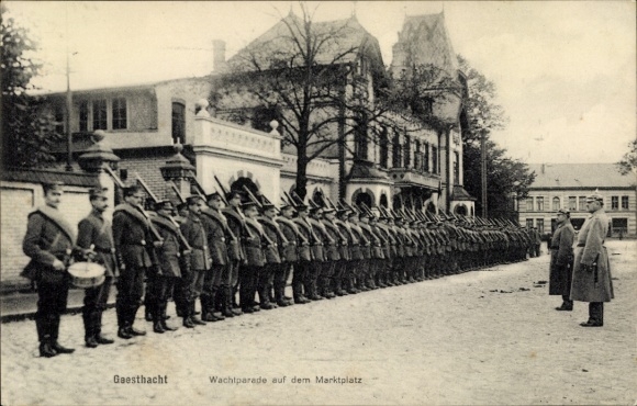 Postcard Geesthacht on the Elbe, market square, guard parade