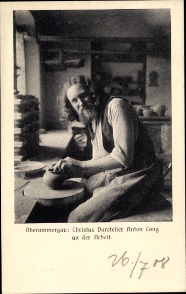 Postcard Oberammergau in Upper Bavaria, Anton Lang at work