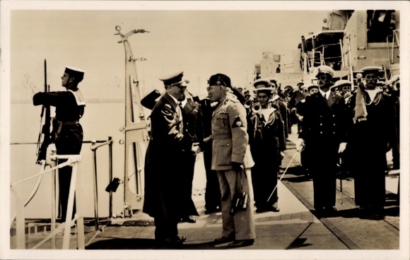 Ak Napoli Neapel Campania, Italienisches Kriegsschiff Cavour, Adolf Hitler, Benito Mussolini