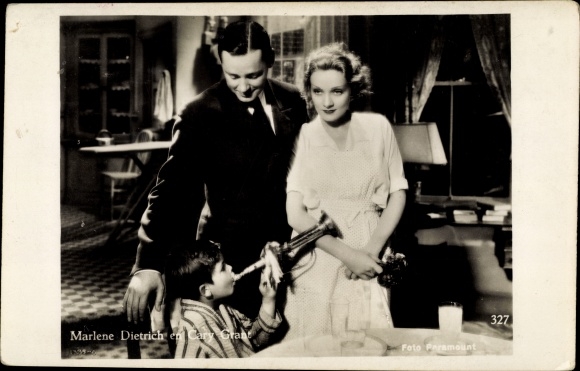 Postcard Actress Marlene Dietrich, Cary Grant, Filmszene, Kind