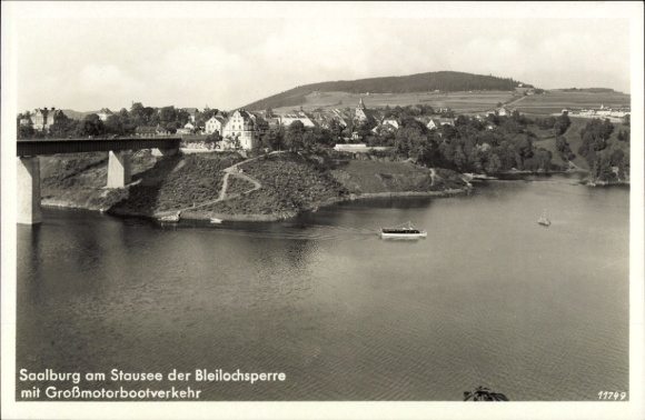Postcard Saalburg in Thuringia, Saalburg on the reservoir, Bleiloch dam, large motorboat traffic