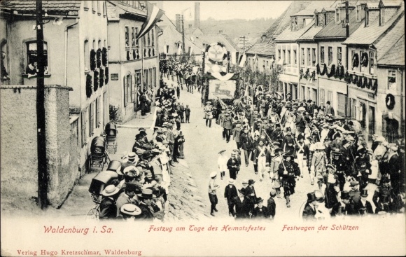 Postcard Waldenburg in Saxony, local festival, parade, float of the riflemen