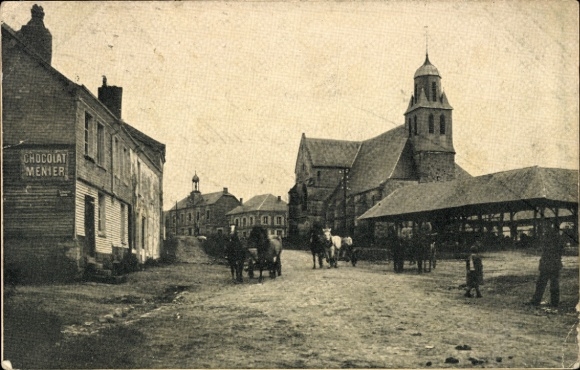 Ak Launois sur Vence Ardennes, Platz, Kirche, Pferdefuhrwerke, Kriegsschauplatz 1. WK