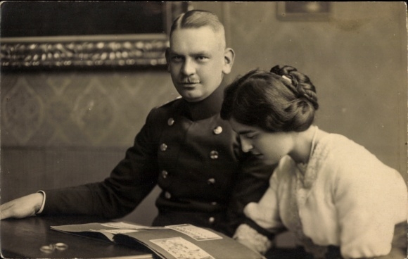 Postcard portrait Man with Woman