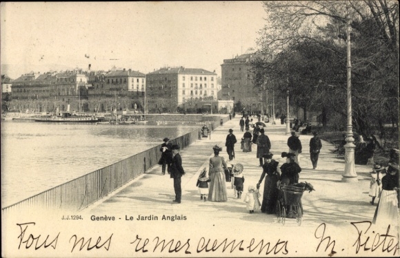 KP Genève Genewa Szwajcaria, Le Jardin Anglais, spacerowicze, kobiety w sukienkach
