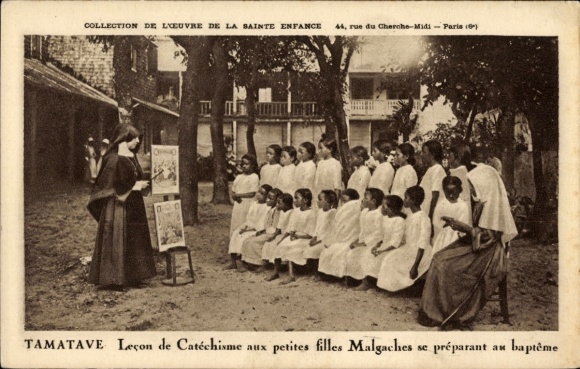 Ak Tamatave Toamasina Madagaskar, Lecon de Catéchisme aux petites filles Malgaches