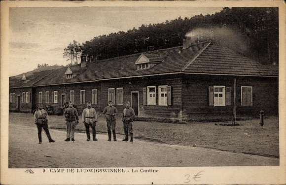 Ludwigswinkel in the Palatinate, camp building, five soldiers in uniform, canteen, forest in the background...