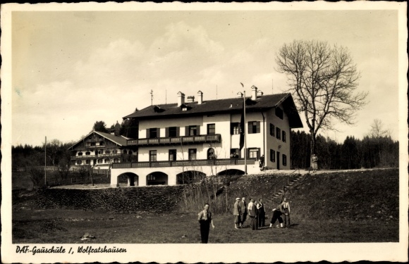 Postcard Wolfratshausen in Upper Bavaria, DAF Gauschule I