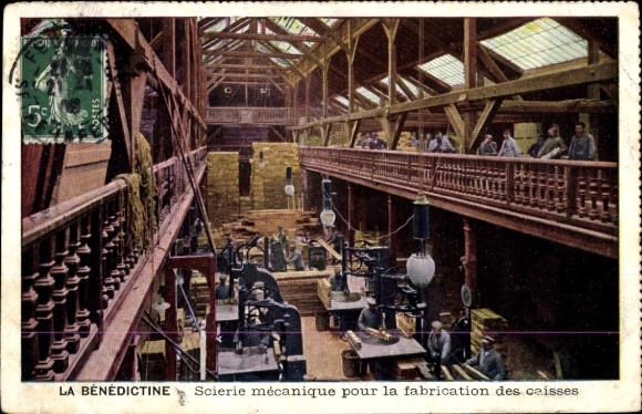Postcard Fécamp Seine Maritime, La Benedictine, carpentry during the production of barrels