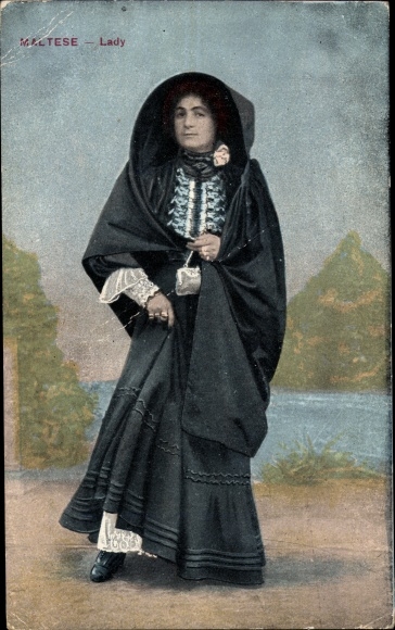 Postcard Malta, Maltese Lady, Woman in Maltese costume