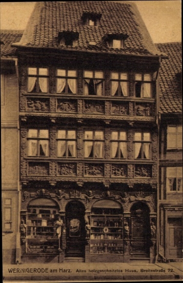 Postcard Wernigerode am Harz, old wood carved house Breitestraße 72