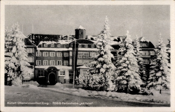 Ak Oberwiesenthal im Erzgebirge, FDGB Ferienheim Aktivist, Winter