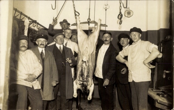 Photo Postcard Fleischer, butcher, group photo