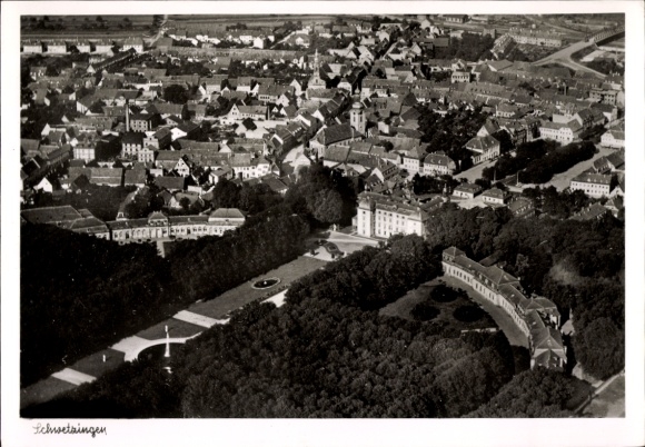Postcard Schwetzingen in Baden, aerial view of city view, castle garden, buildings