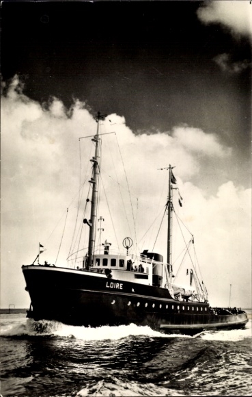 Ak sleepboot MT Loire op volle snelheid, L. Smit & Co.