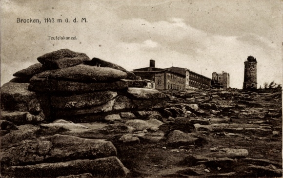 Ak Brocken im Harz,  1142 m ü. d. M., Teufelskanzel, Hotel, Felsen