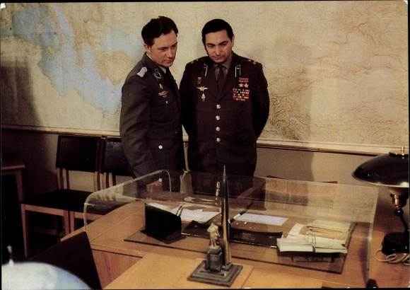 Postcard Gemeinsamer Kosmosflug USSR DDR, Valery Bykowski, Sigmund Jahn