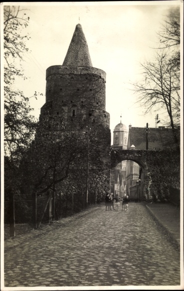 Fot. Strzelce Krajeńskie Friedeberg w Nowej Marchii Ostbrandenburg, brama, mur miejski