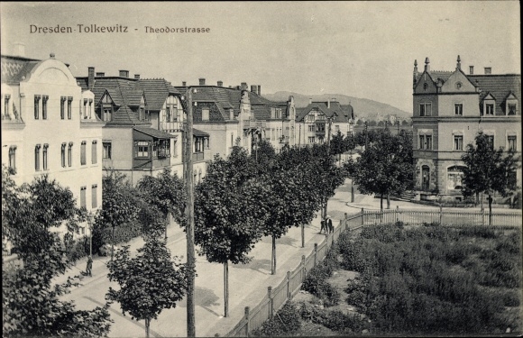Postcard Dresden Ost Tolkewitz, Theodorstraße, street section, residential building, garden