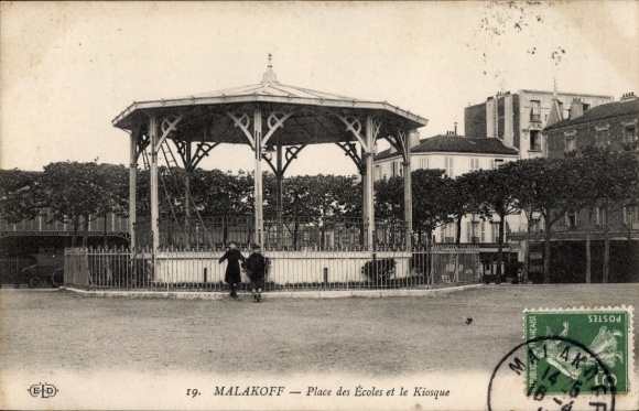 Ak Malakoff Hauts de Seine, Place des Ecoles et le Kiosque