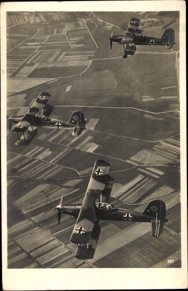 Postcard Deutsche Luftwaffe, Fieseler Fi 167 fighter aircraft with camouflage paint