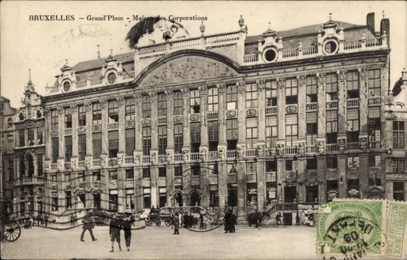 Postcard Bruxelles Brussels, Grand Place, Maison des Corporations, buildings, horse-drawn carriages