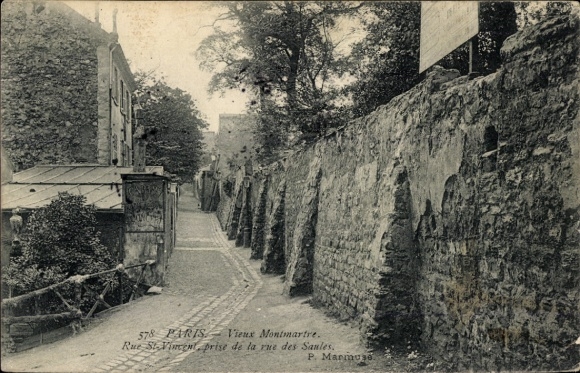 Ak Paris XVIII Montmartre, Montmartre, Rue St-Vincent,  Stadtansicht, Steinmauer
