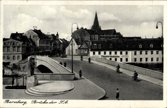 Postcard Bernburg an der Saale, bridge of the SA, Theodor Boskoden, city view, bicycles