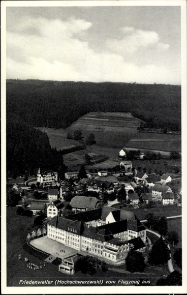 Ak Friedenweiler im Schwarzwald, Luftaufnahme von  Hochschwarzwald, Wintersportplatz