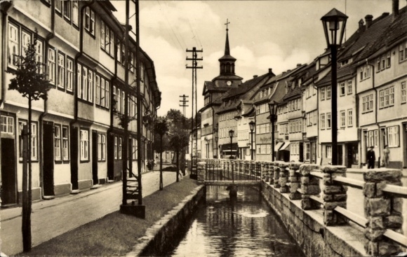 Postcard Schmalkalden in the Thuringian Forest, town view, canal, row of houses, church, street lamps