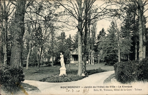Ak Montmorency Val d’Oise, Jardin de l'Hôtel-de-Ville, Statue, Bäume, Montmorency