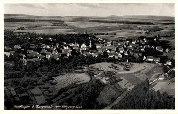 Ak Trillfingen Haigerloch im Zollernalbkreis, Luftaufnahme von Trillfingen, Kirche sichtbar, länd
