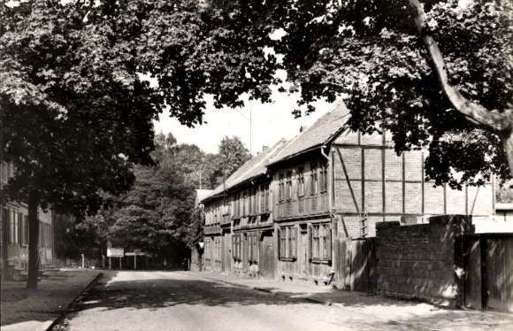 Postcard Schwanebeck in Saxony Anhalt, Kapellenstraße, half-timbered buildings