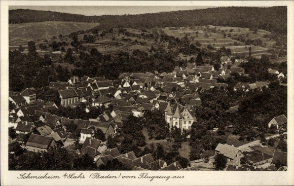 Ak Schmieheim Kippenheim im Ortenaukreis, Luftbild von Schmieheim, Gebäude und Landschaft,  Ansic