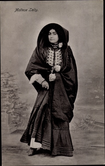 PC Malta, Maltese Lady, woman in costume