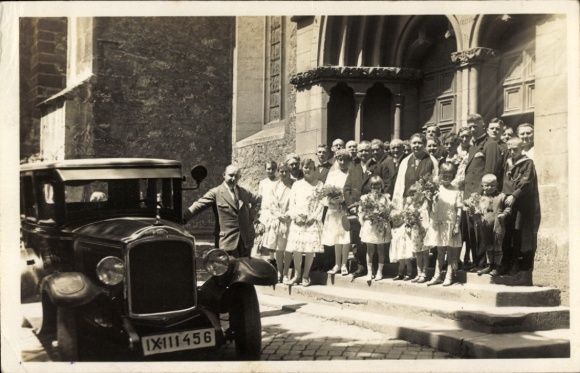 Foto Ak Hochzeitsgesellschaft 13. Juni 1928, Karl Tiele?, Anna geb. Hartmann, Automobil