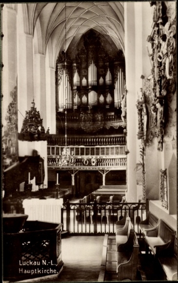 KP Luckau w Dolnych Łużycach, widok wnętrza głównego kościoła, organy, ławki, architektura