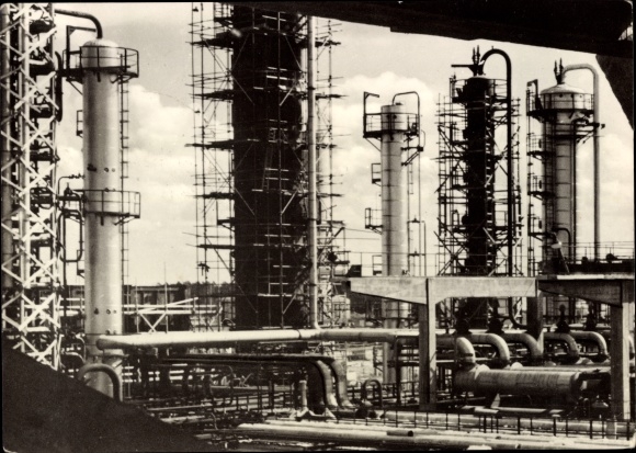 Postcard Schwedt on the Oder, VEB petroleum processing plant