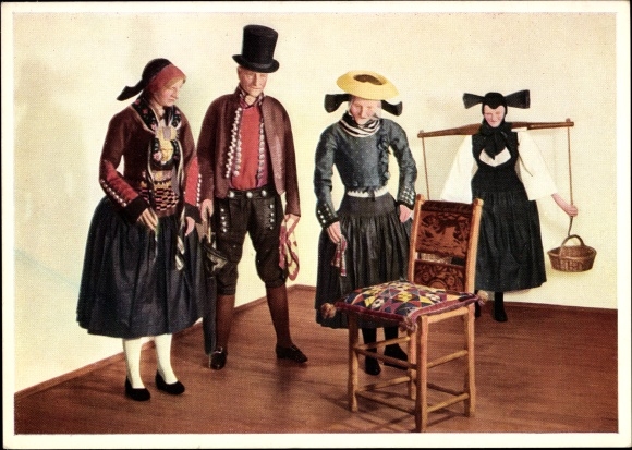 PC Hamburg Altona, group of four countries from the Altonaer Museum
