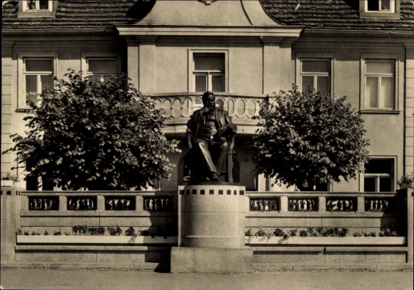 Postcard Reuterstadt Stavenhagen, view of the Fritz Reuter monument